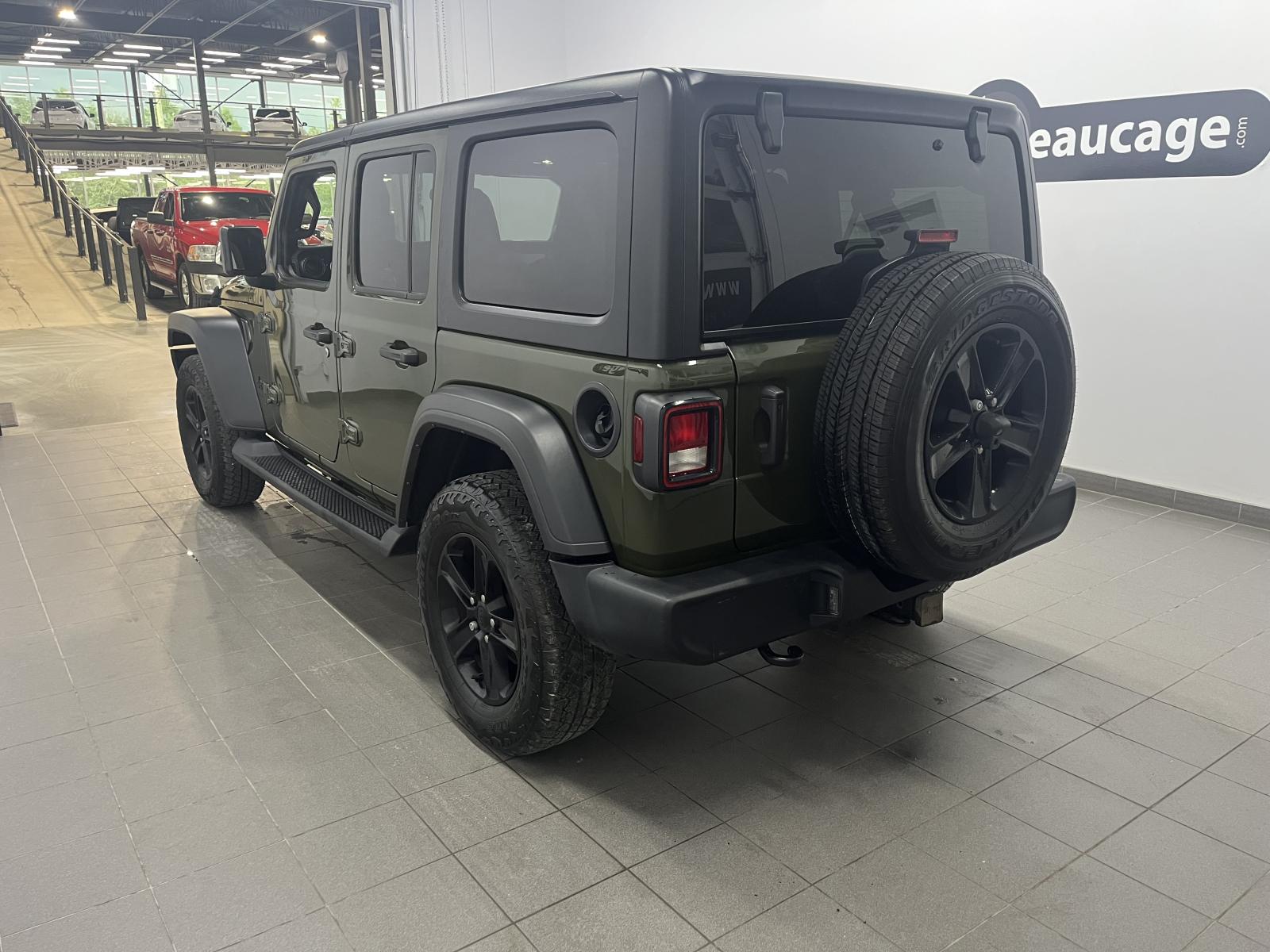 Jeep Wrangler Ultd Sport Altitude 2023 — photo 6