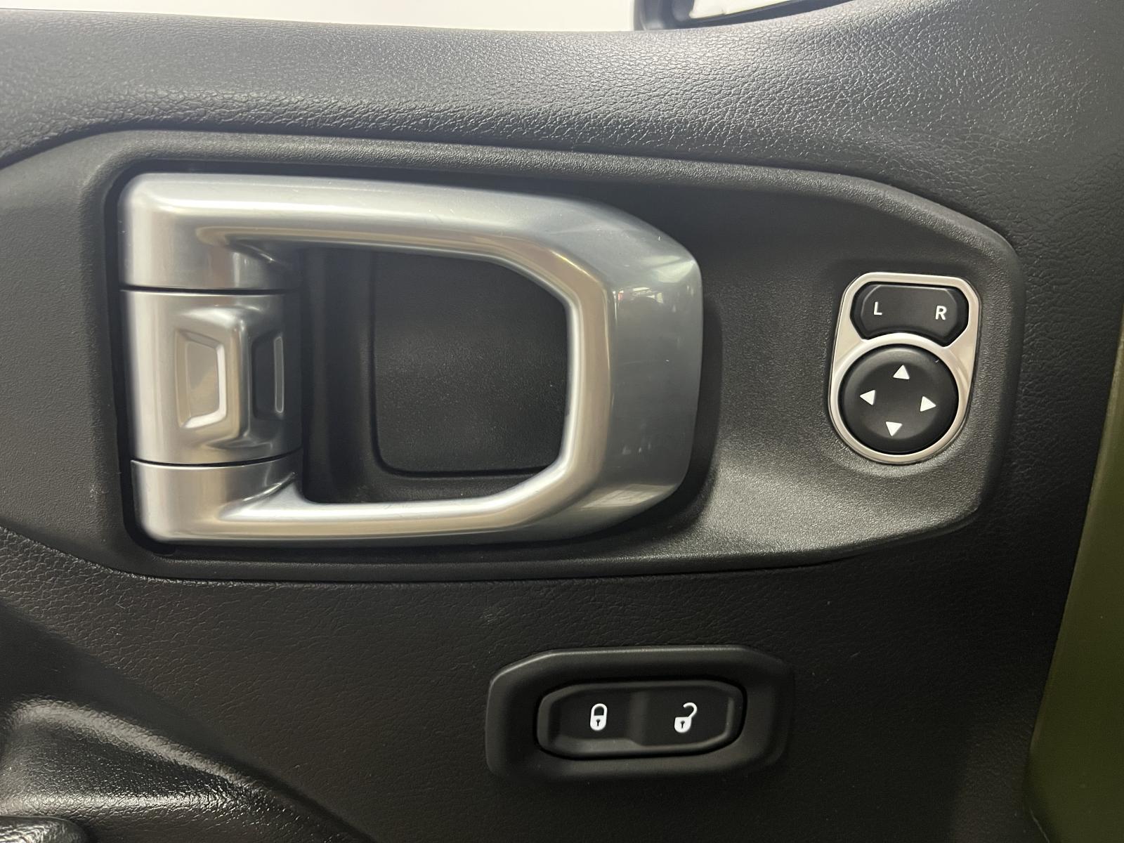 Jeep Wrangler Ultd Sport Altitude 2023 — photo 8