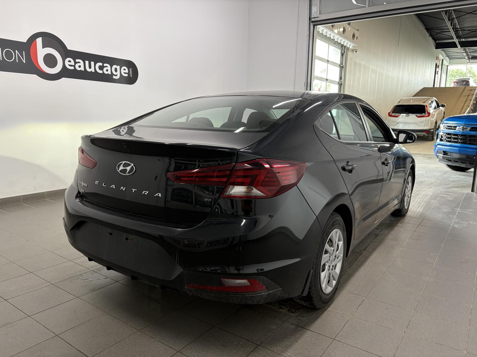 Hyundai Elantra Essential 2020 — photo 4