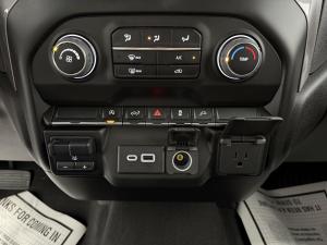 Miniature 18 Chevrolet Silverado 1500 Custom 2021