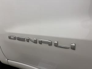 Miniature 8 GMC Sierra 1500 Denali 2024