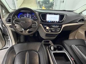 Miniature 16 Chrysler Pacifica Touring L 2024