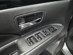 Miniature 8 Mitsubishi Outlander ES 2020