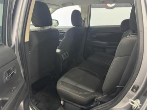 Miniature 21 Mitsubishi Outlander ES 2020