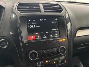 Miniature 9 Ford Explorer XLT 2019