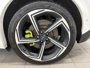 Miniature 7 Kia EV6 GT 2023