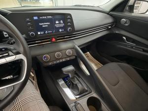 Miniature 10 Hyundai Elantra Essential 2022