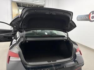 Miniature 16 Hyundai Elantra Essential 2025