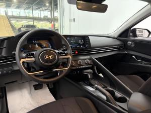 Miniature 15 Hyundai Elantra Essential 2025
