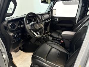 Miniature 11 Jeep Wrangler 4xe Sahara 2023