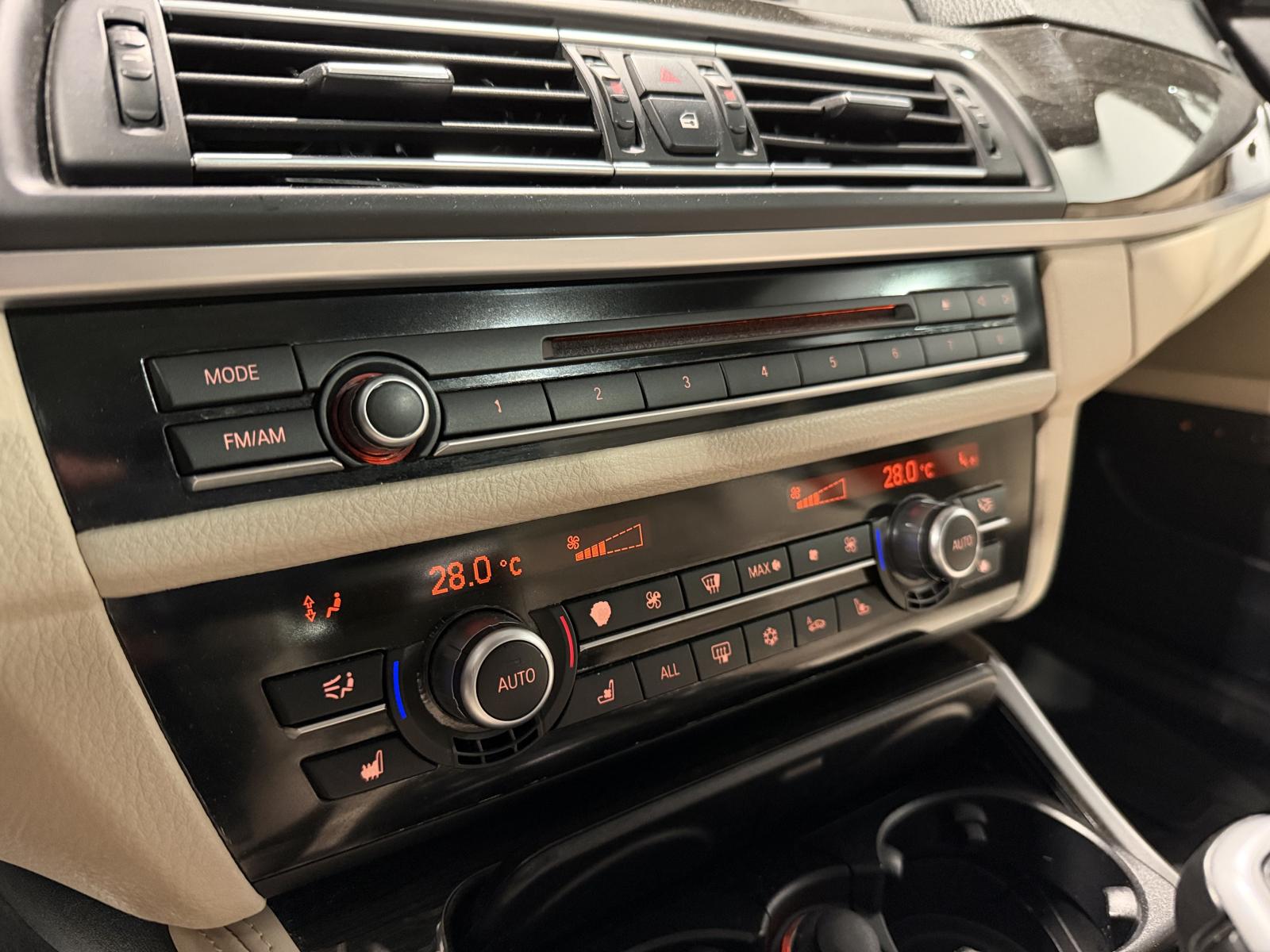 Image 24 BMW 5 550i xDrive 2011