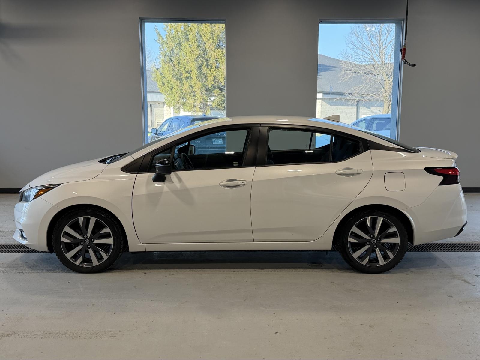 Image 3 Nissan Versa SR 2021