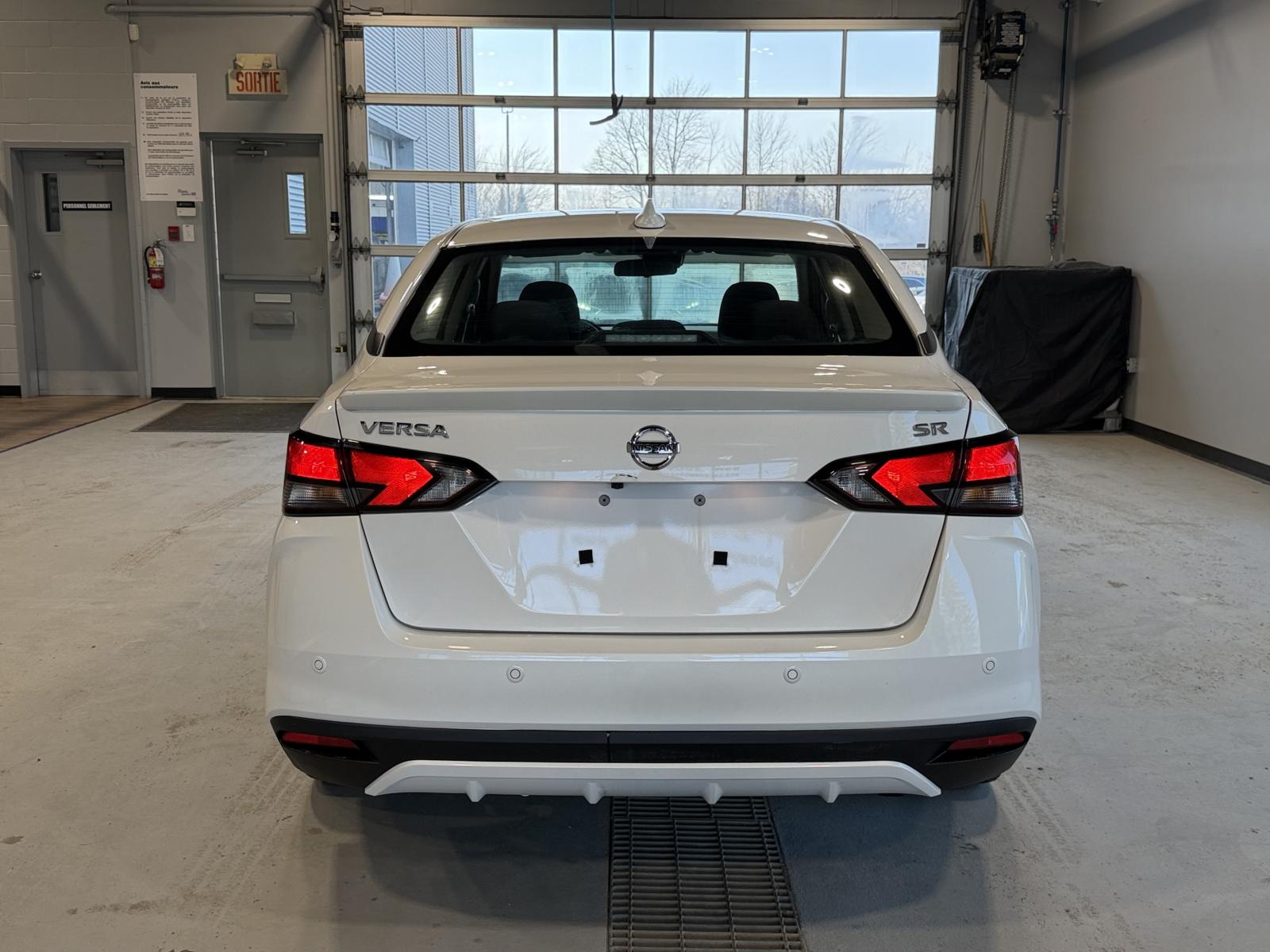 Image 5 Nissan Versa SR 2021