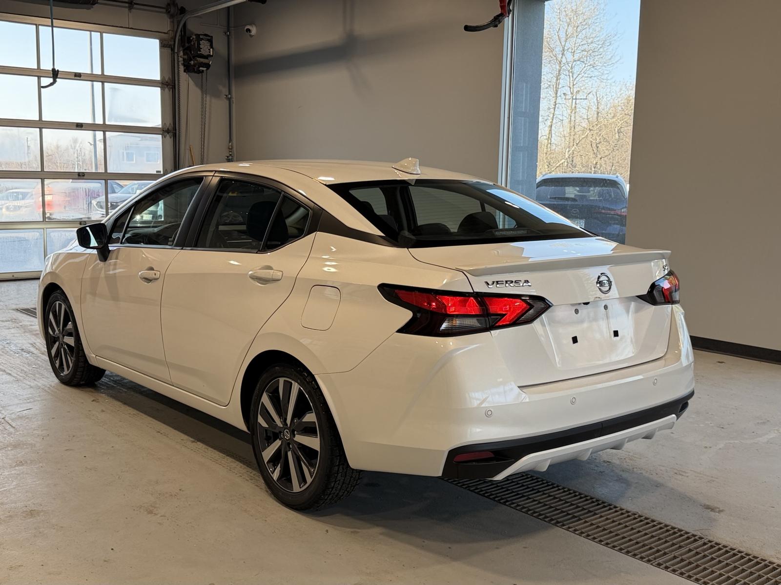 Image 4 Nissan Versa SR 2021