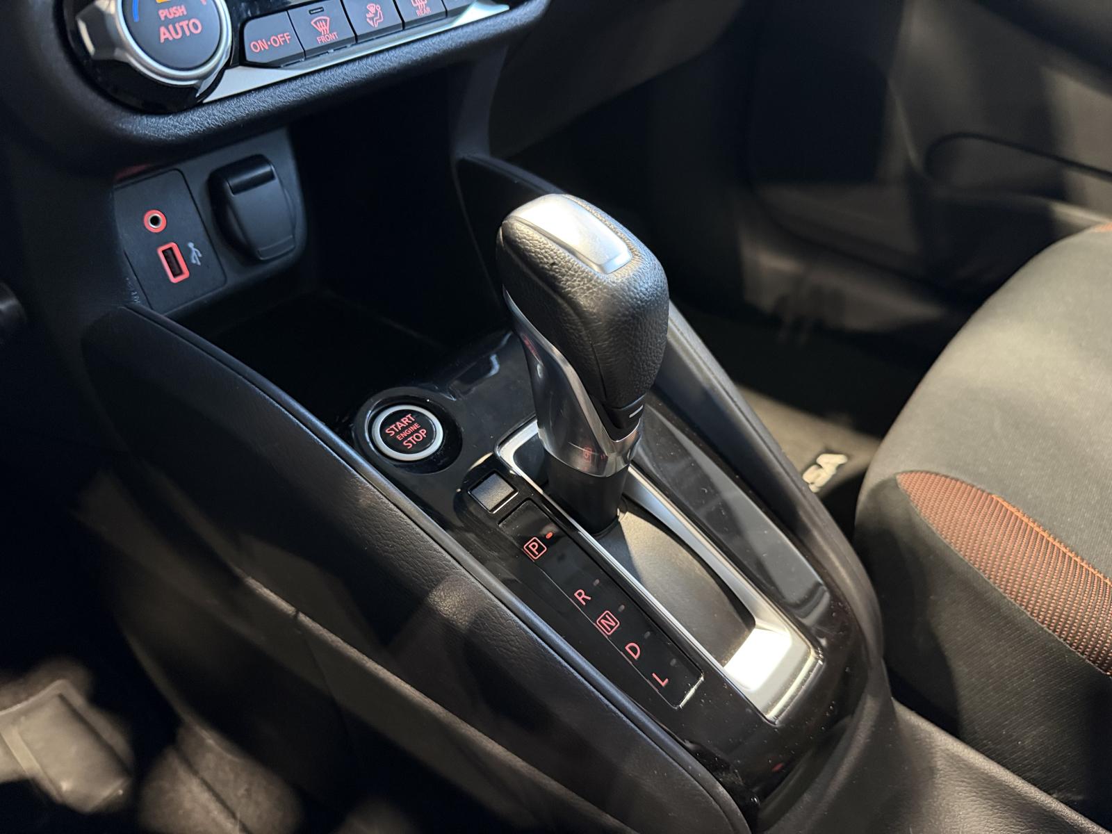 Image 17 Nissan Versa SR 2021