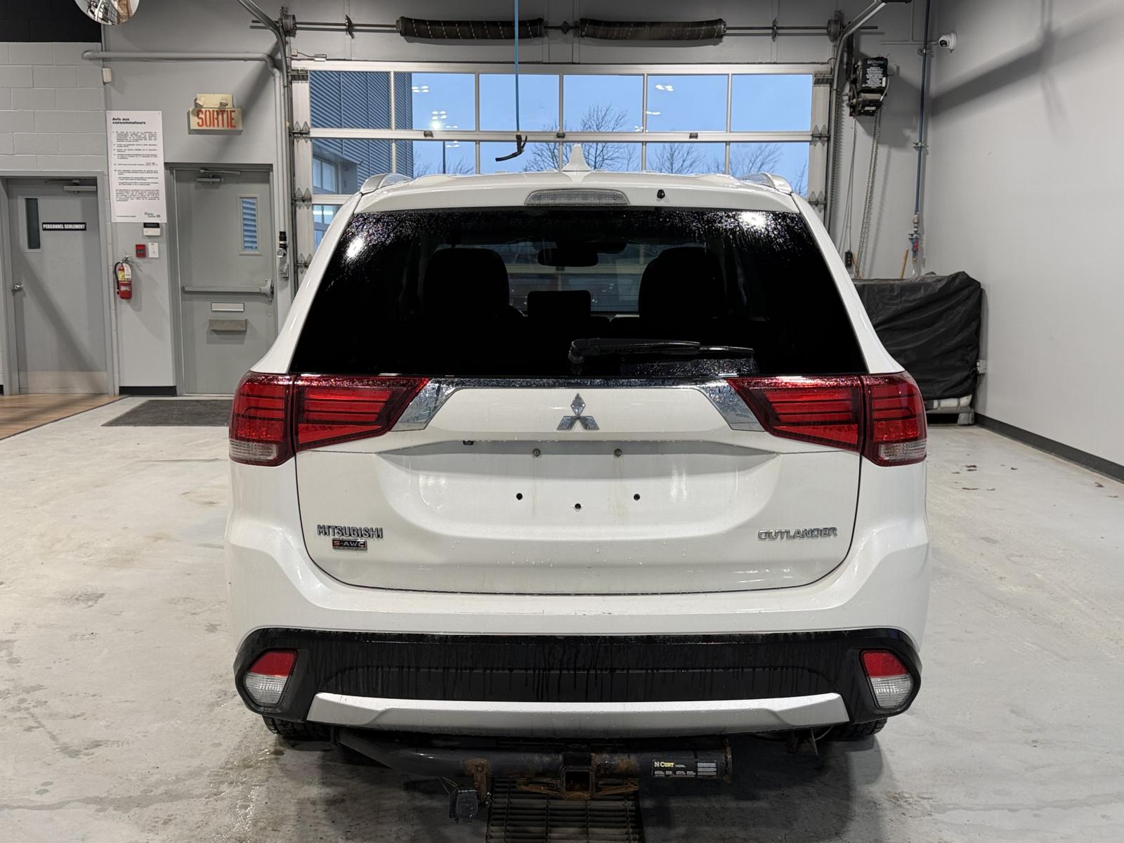 Image 5 Mitsubishi Outlander GT 2017