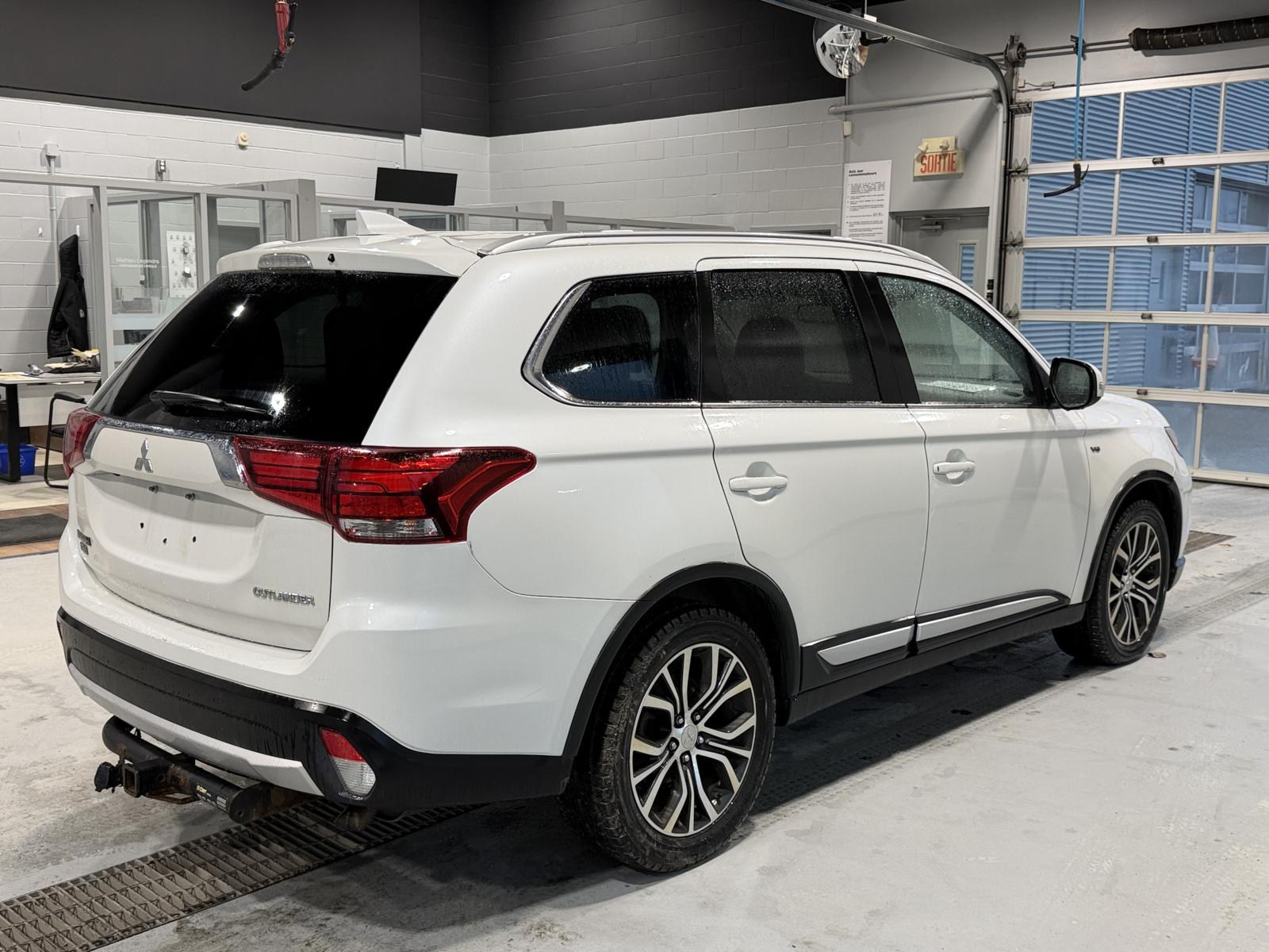 Image 8 Mitsubishi Outlander GT 2017