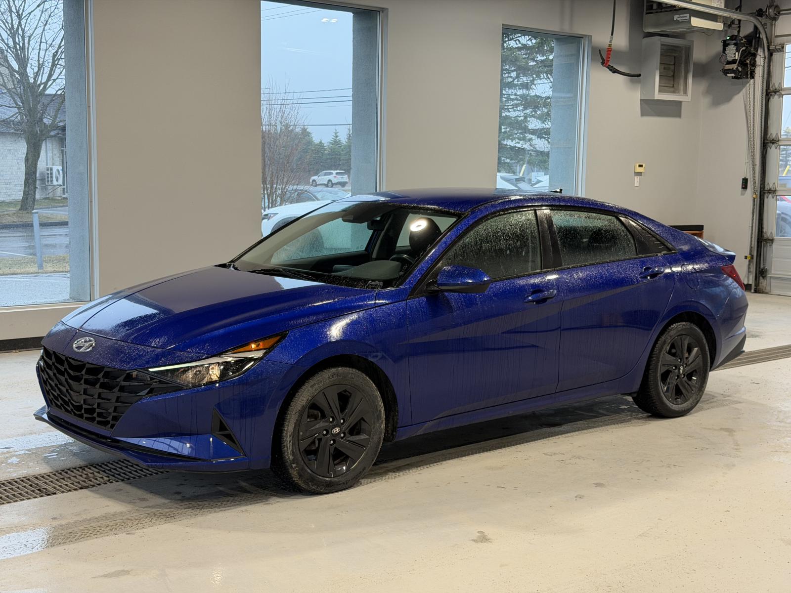 Hyundai Elantra Essential 2023