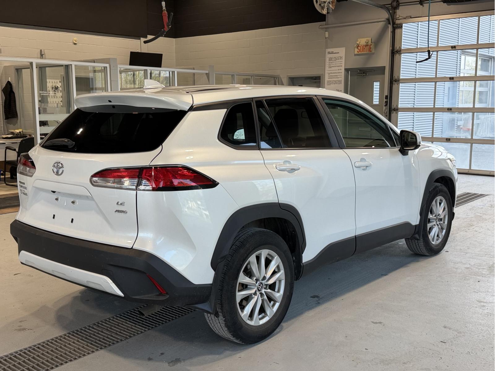 Toyota Corolla Cross LE 2022 — photo 6