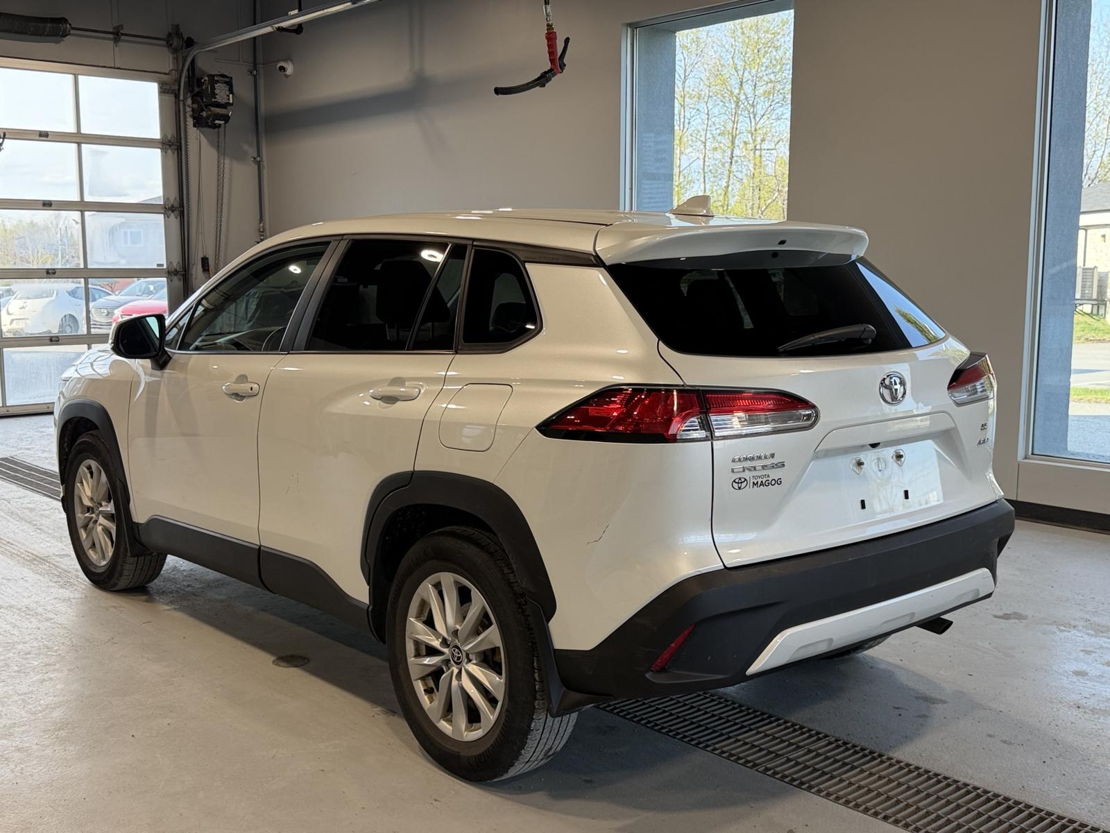 Toyota Corolla Cross LE 2022 — photo 4