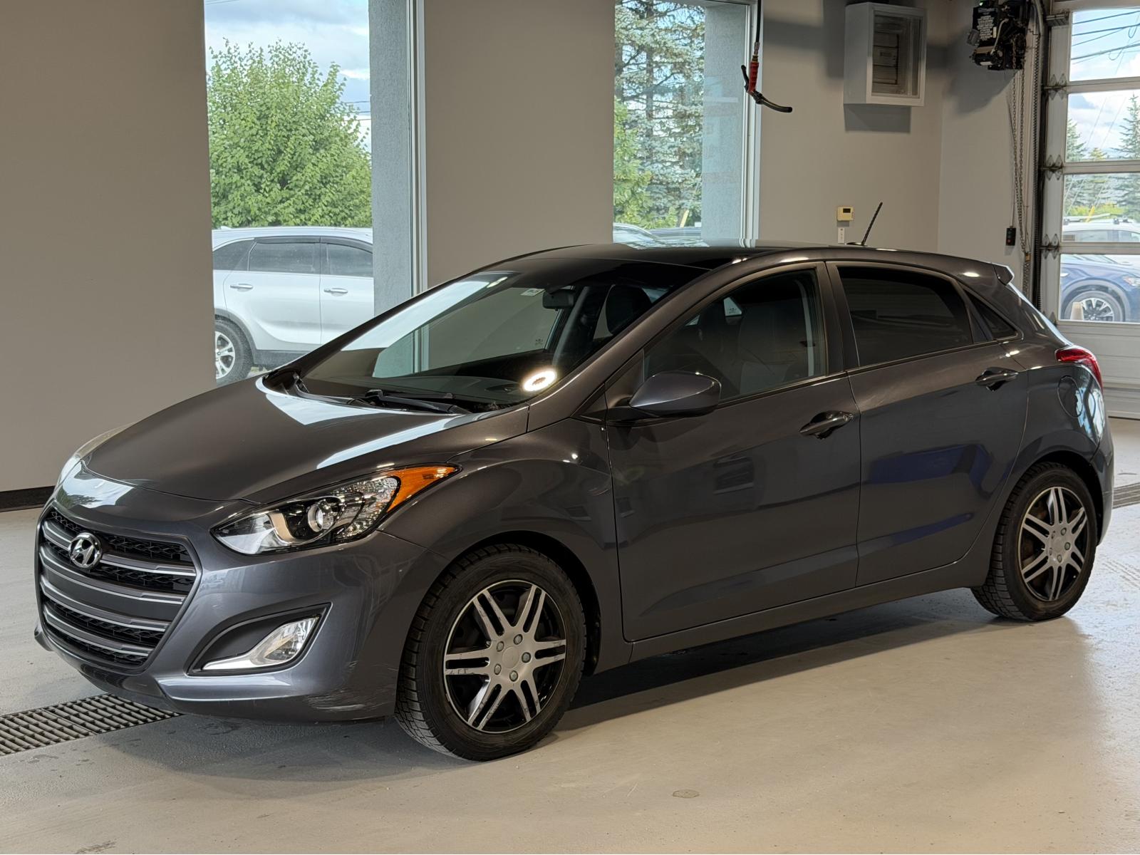 Hyundai Elantra GT SE 2017