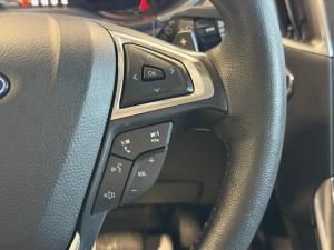 Miniature 16 Ford Edge Titanium 2021