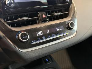 Miniature 18 Toyota Corolla LE 2020