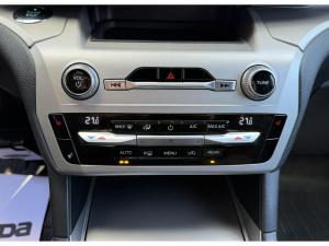 Miniature 23 Ford Explorer XLT 2020