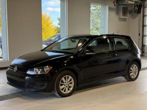 2017 Volkswagen Golf Trendline - Image 1