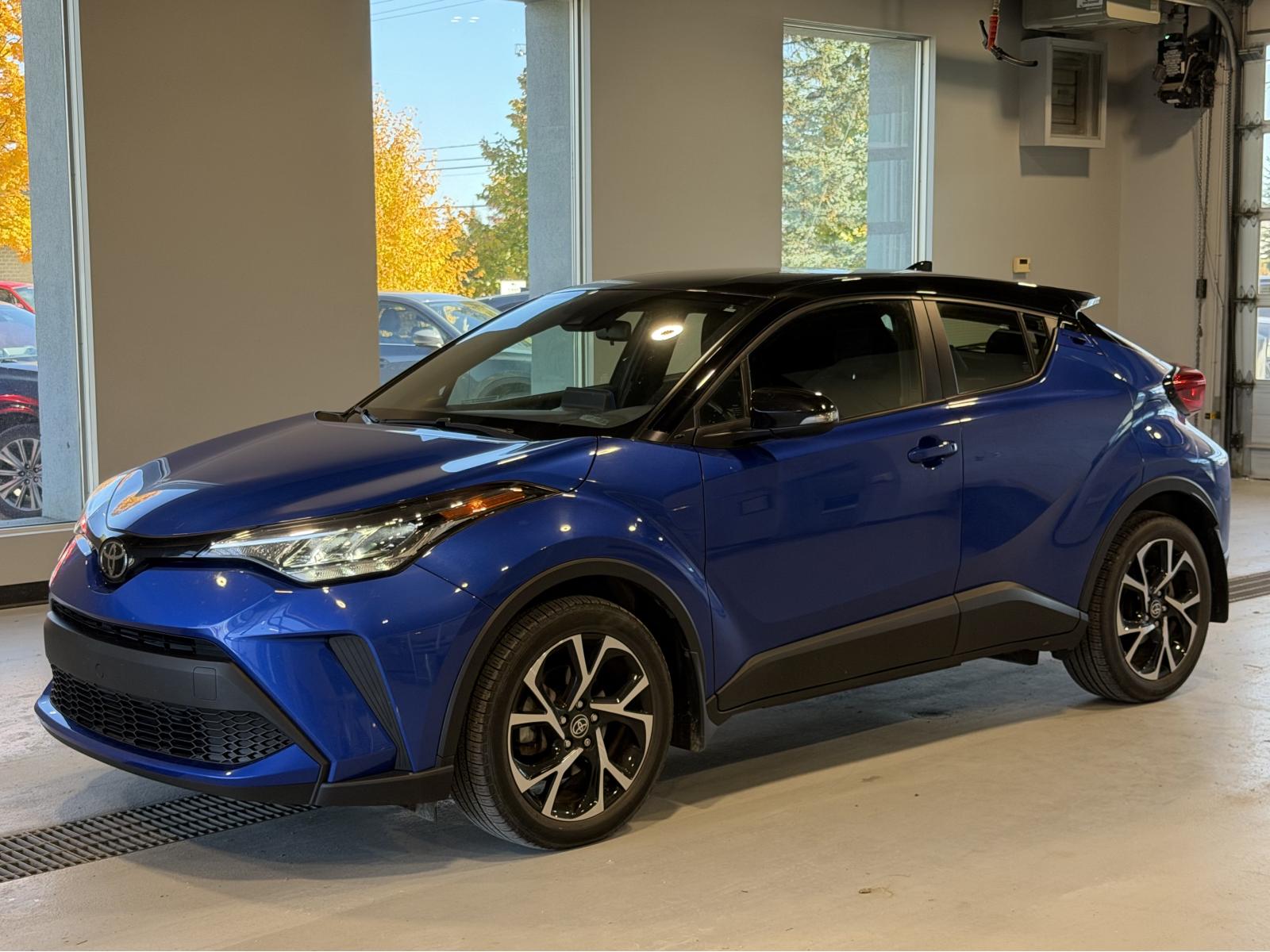 Image 1 Toyota C-HR XLE Premium 2022