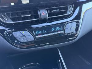 Miniature 16 Toyota C-HR XLE Premium 2022