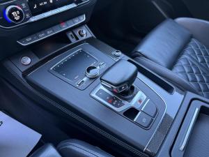 Miniature 24 Audi SQ5 Progressiv 2019