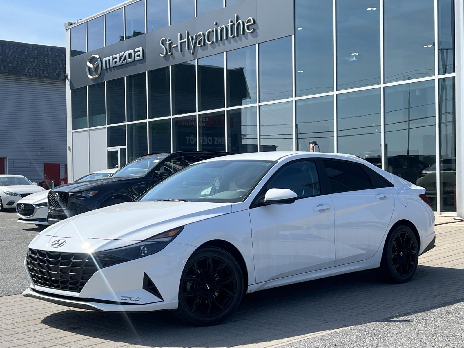 Hyundai Elantra Essential 2022