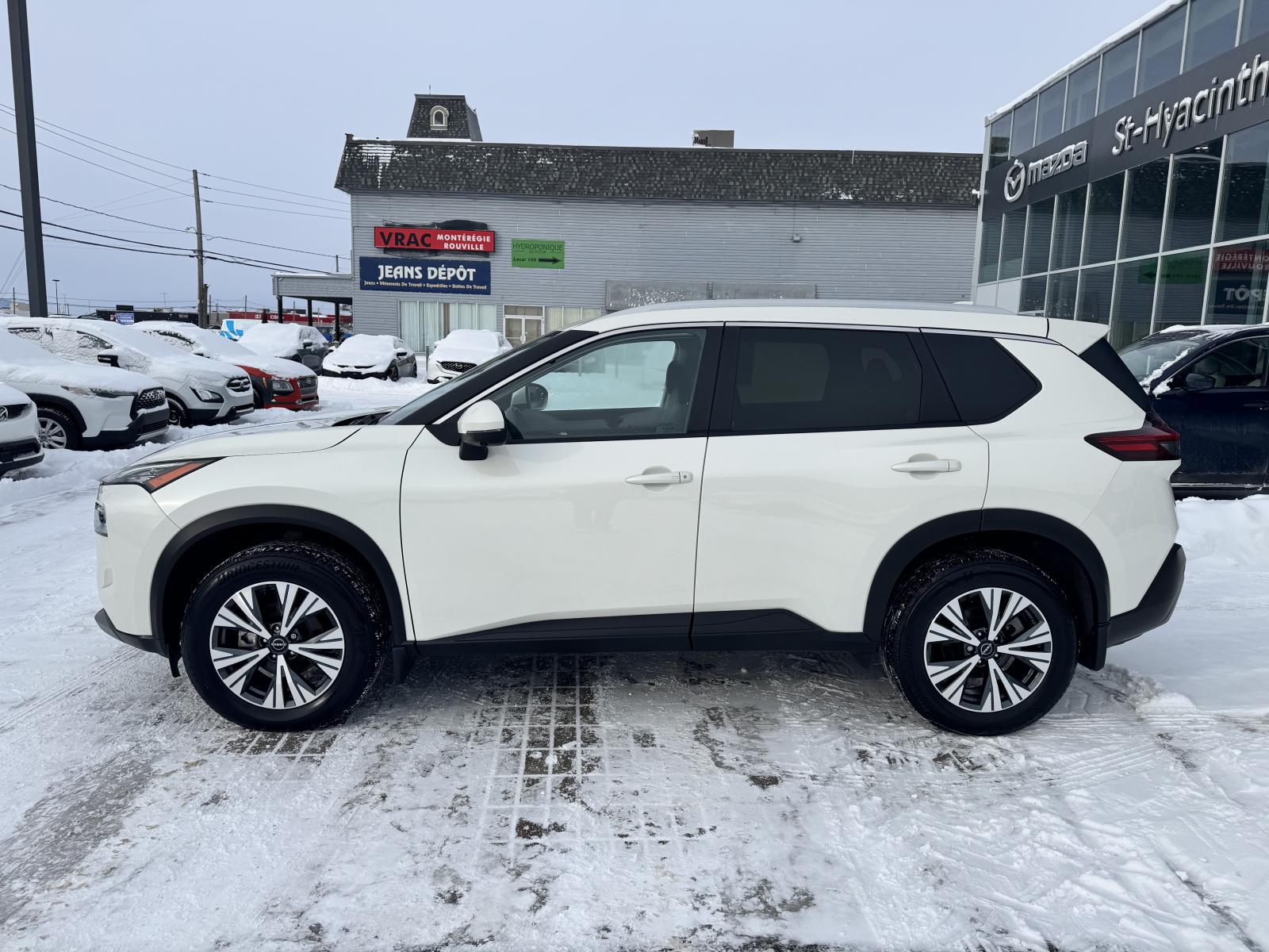 Image 4 Nissan Rogue SV 2023