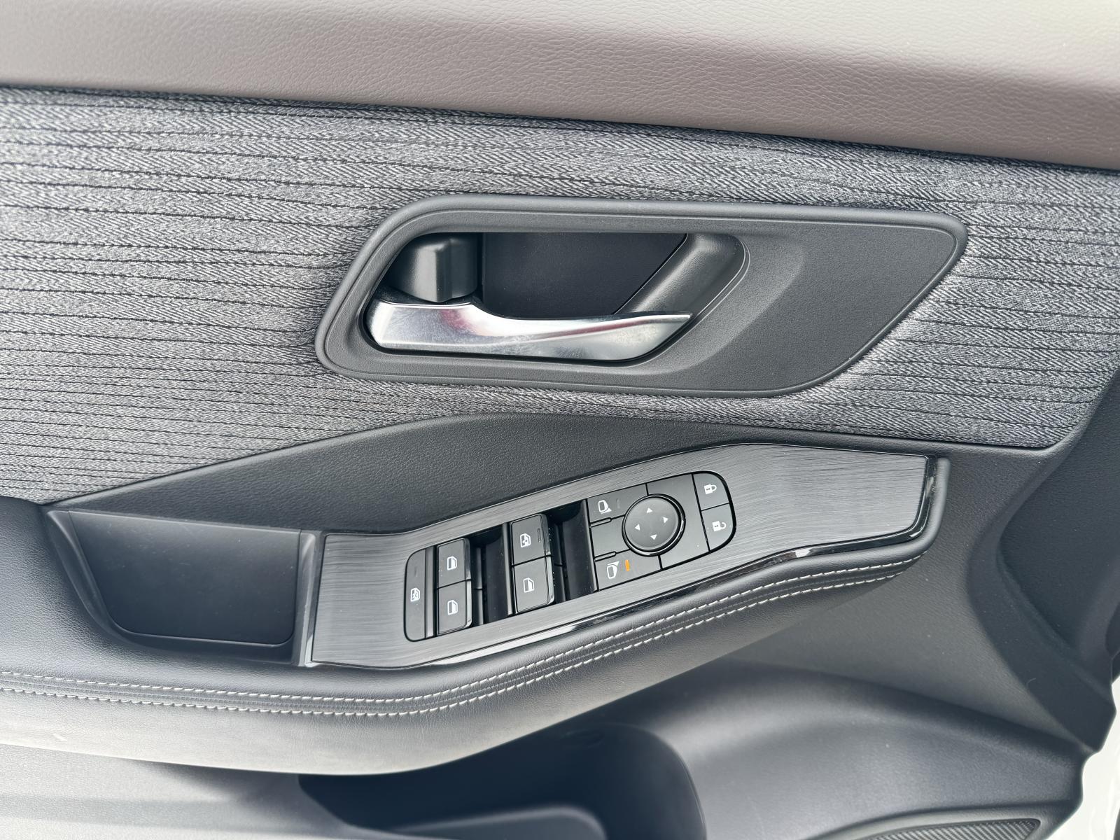 Image 18 Nissan Rogue SV 2023