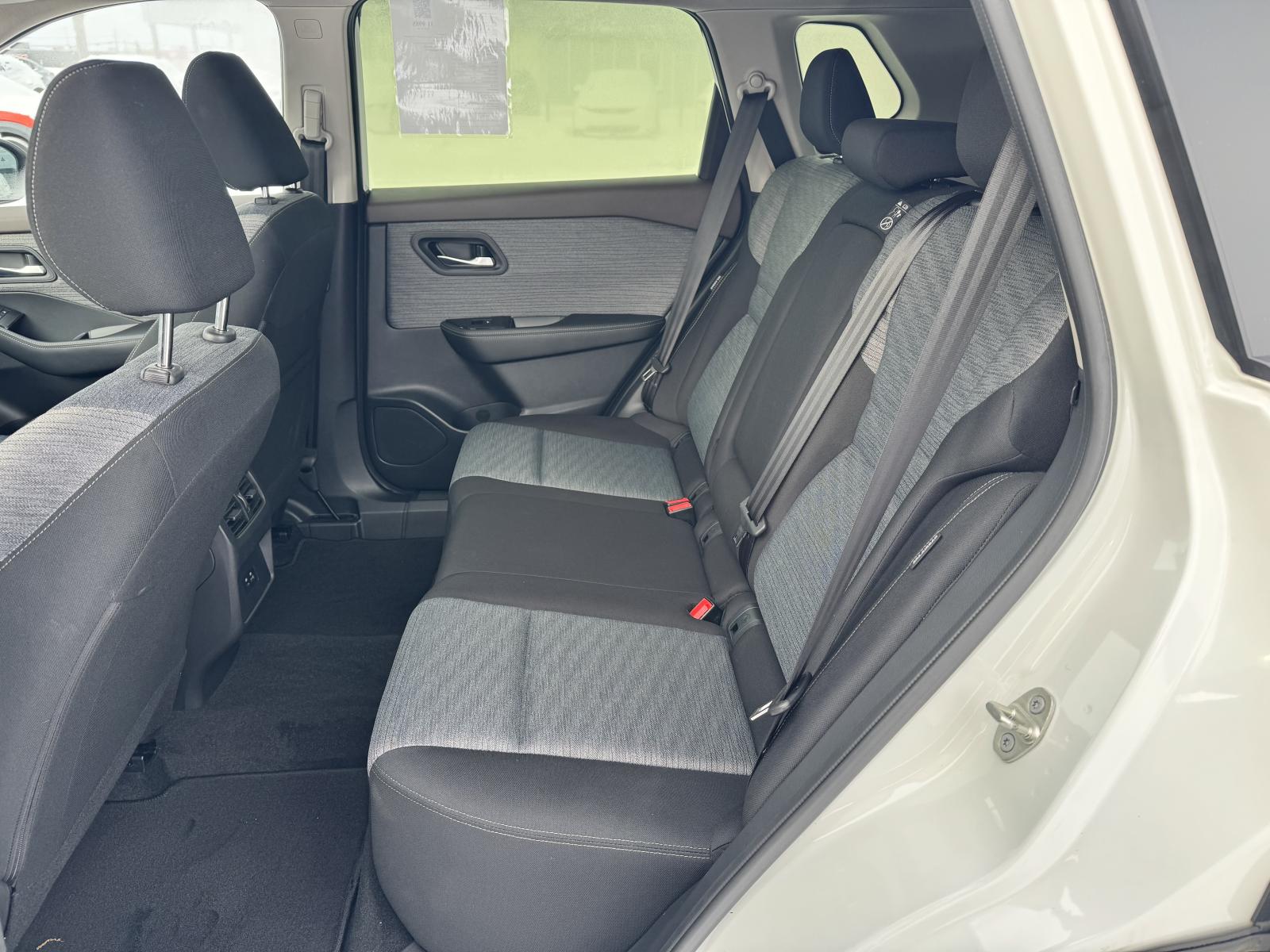 Image 20 Nissan Rogue SV 2023