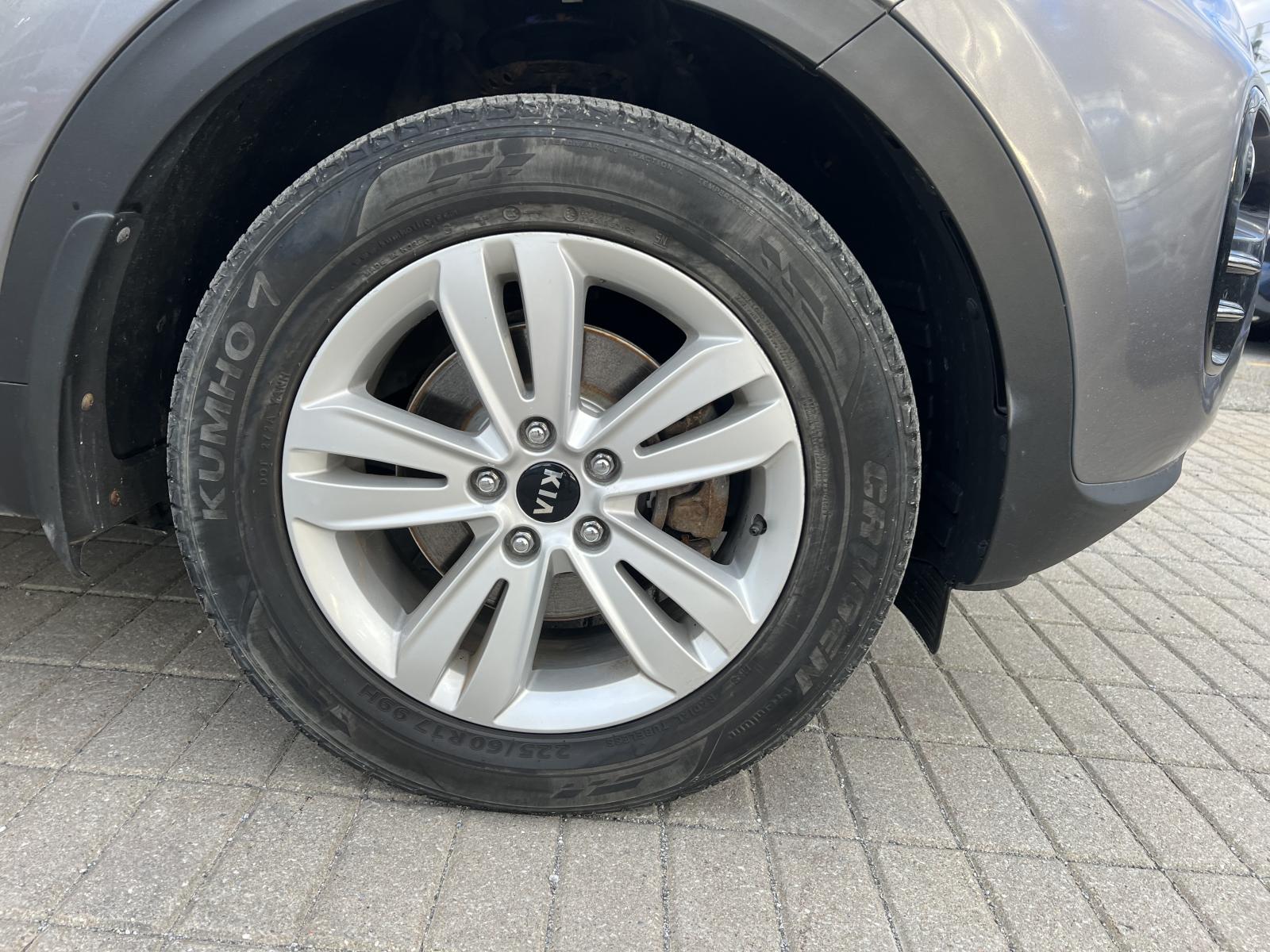 Kia Sportage LX 2018 — photo 8