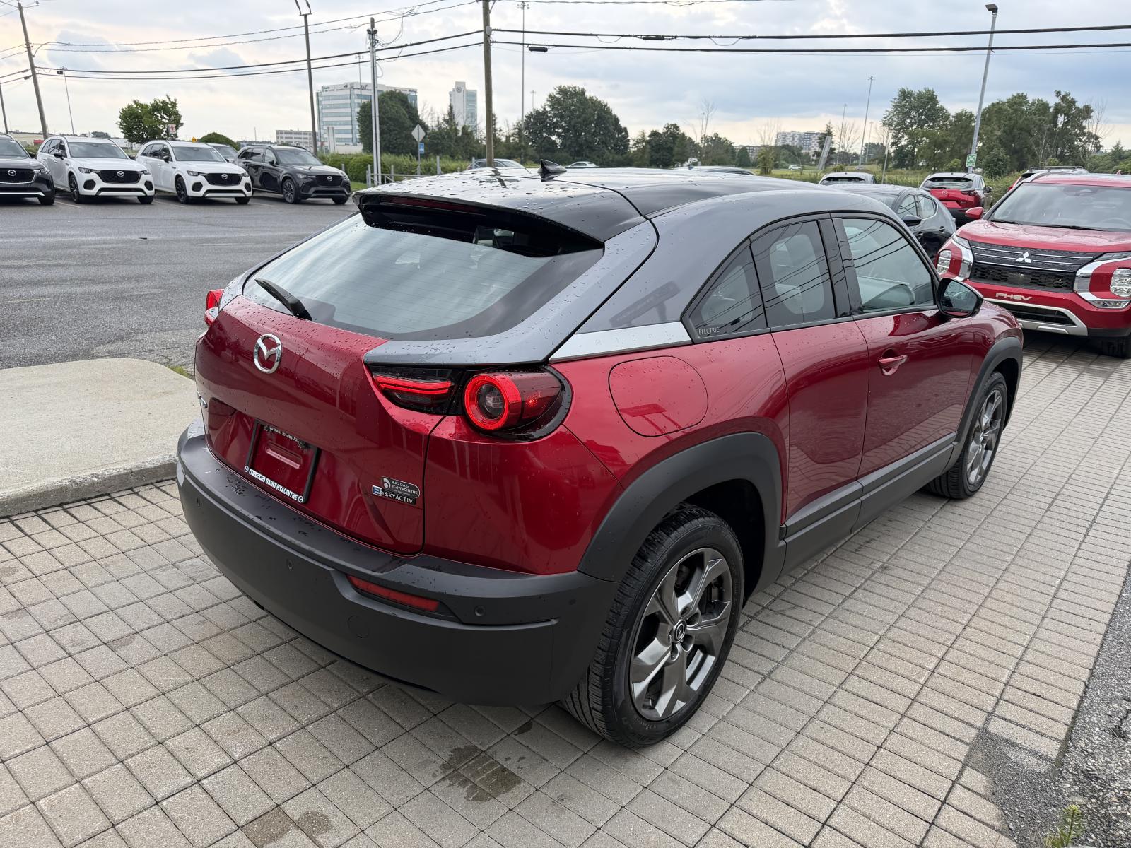 Mazda MX-30 GT 2022 — photo 8