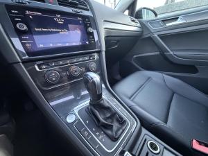 Miniature 22 Volkswagen Golf Comfortline 2021