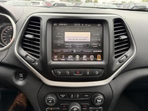 Miniature 18 Jeep Cherokee Overland 2016