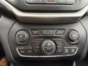 Miniature 20 Jeep Cherokee Overland 2016