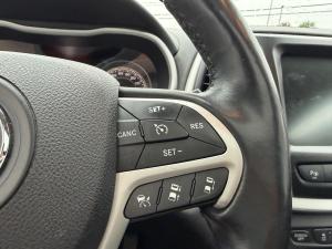 Miniature 23 Jeep Cherokee Overland 2016
