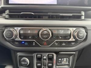 Thumbnail 13 Jeep Wrangler Sahara 4XE 2024