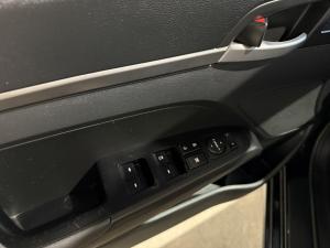 Miniature 14 Hyundai Elantra L 2017