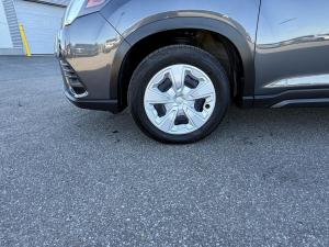 Miniature 12 Subaru Forester Base 2024