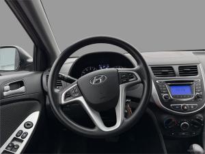 Miniature 15 Hyundai Accent GL 2013