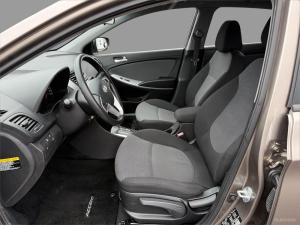 Miniature 13 Hyundai Accent GL 2013