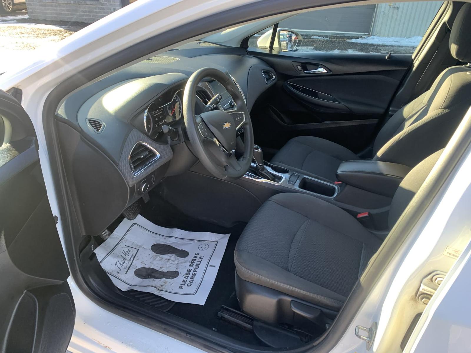 Image 7 Chevrolet Cruze LT 2019