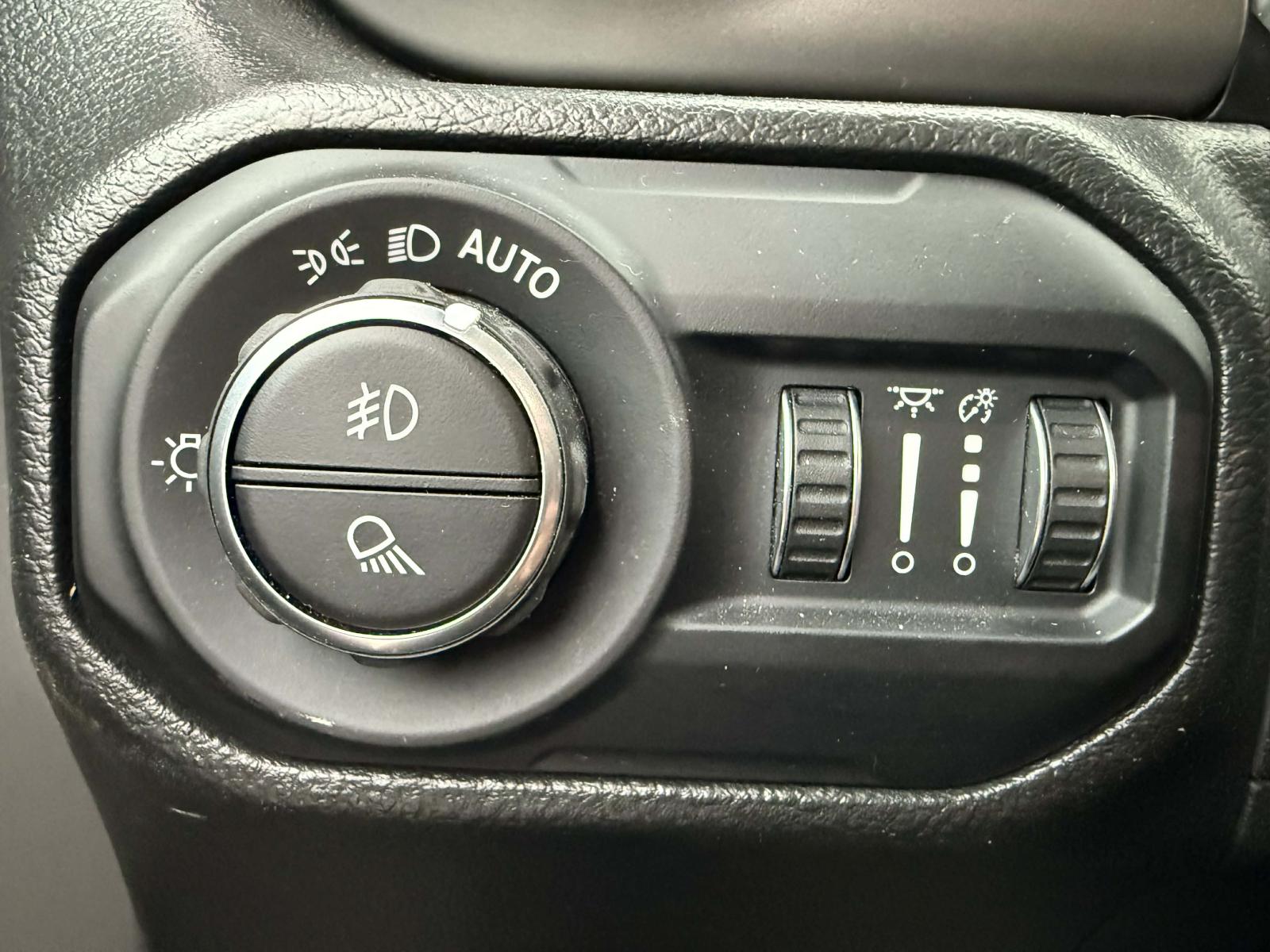 Image 20 Jeep Gladiator Willy's 2022