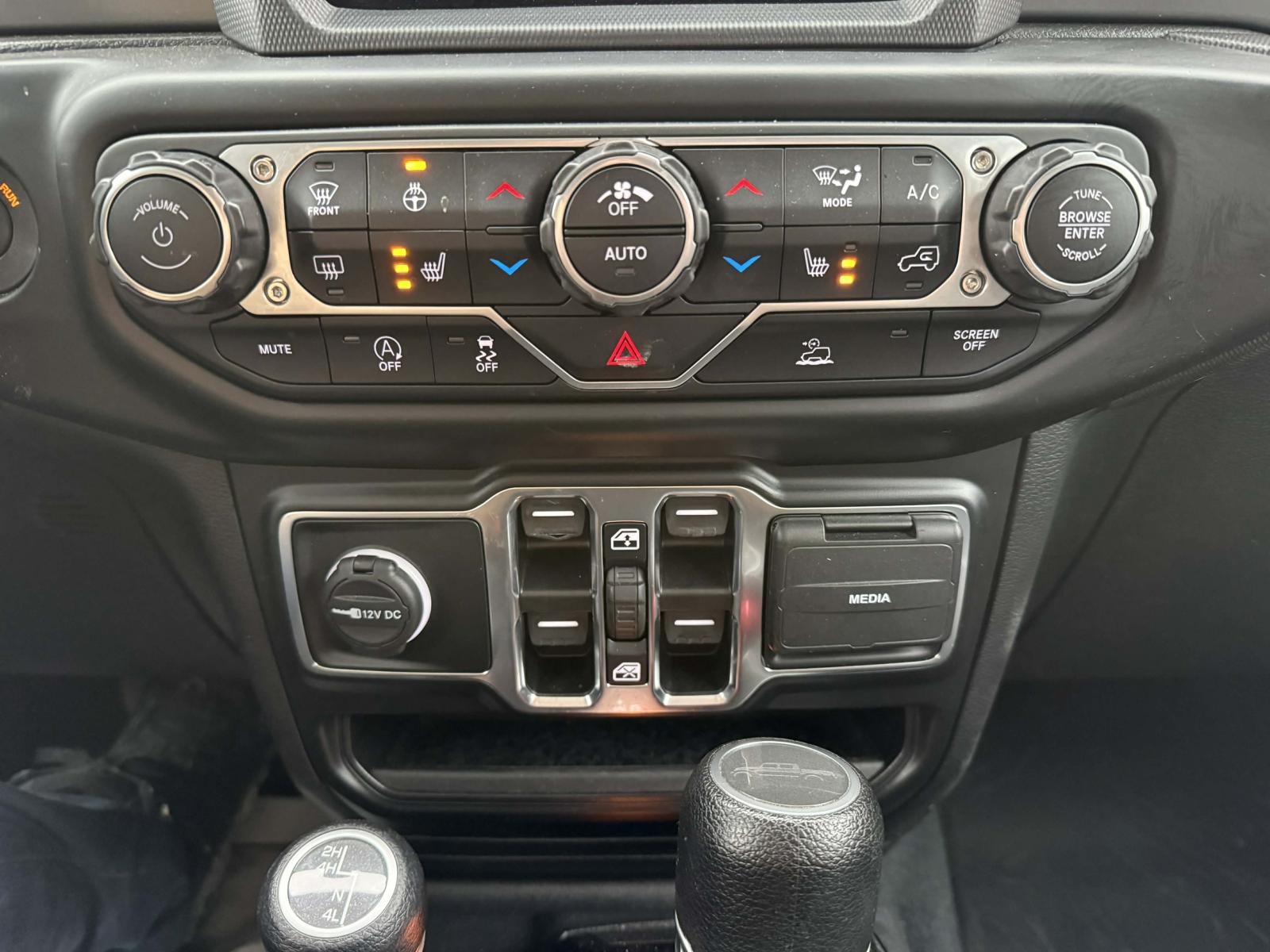 Image 22 Jeep Gladiator Willy's 2022